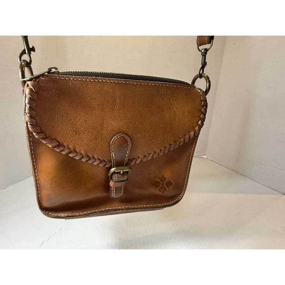 PATRICIA NASH #P53414 Crossbody with Whipstitched Detail In the Color Florence - Picture 3 of 16